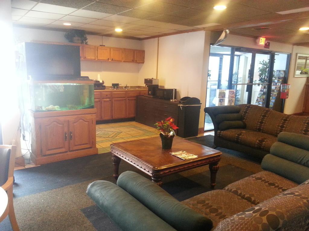 America'S Best Inn & Suites Clarksville คลาร์กสวิลล์ ภายนอก รูปภาพ